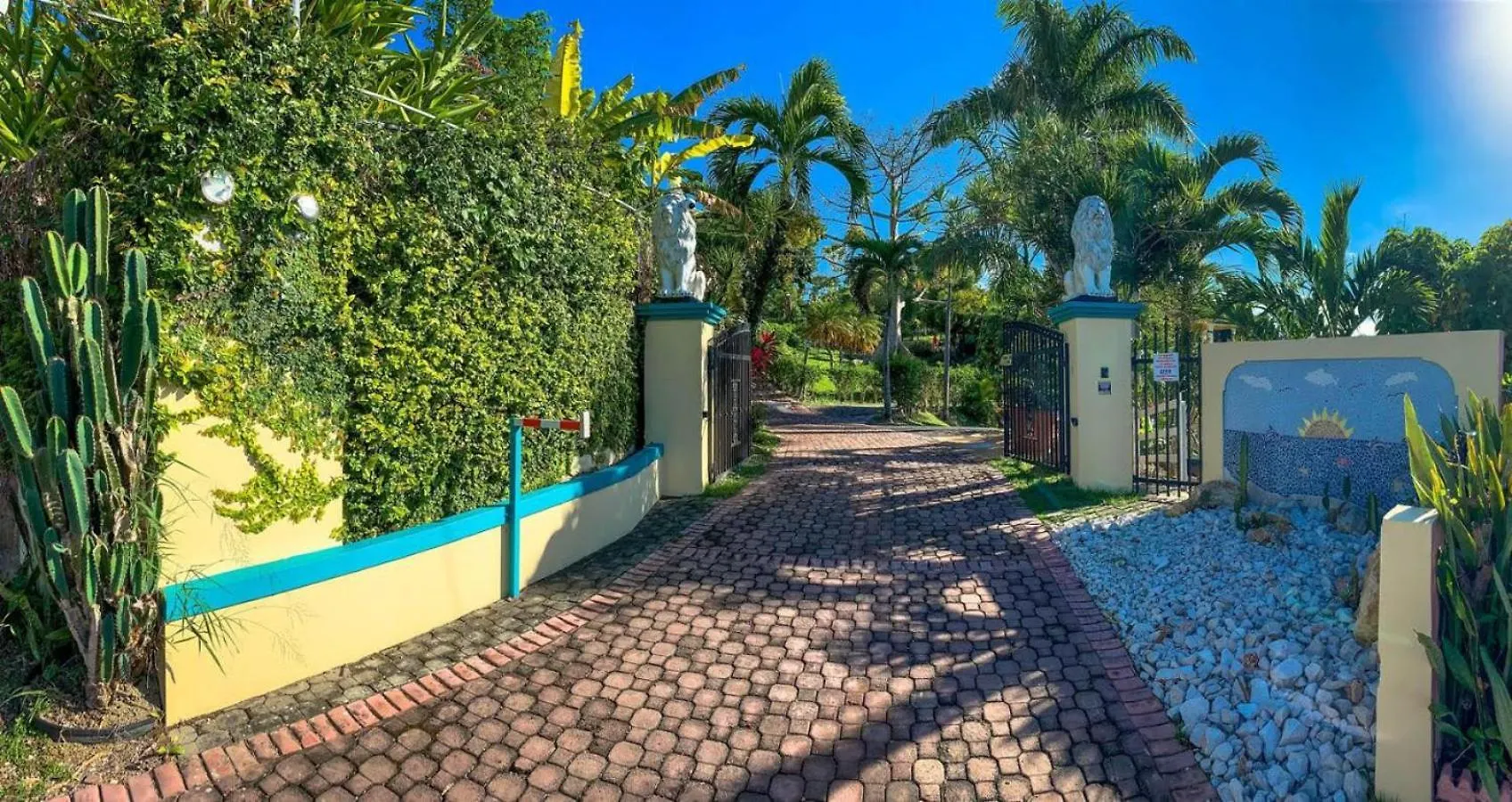 Apartment Casita 3 At Ceiba Tree Inn. Tranquility With Garden Views And Pergola With Ocean Overlook Rincon